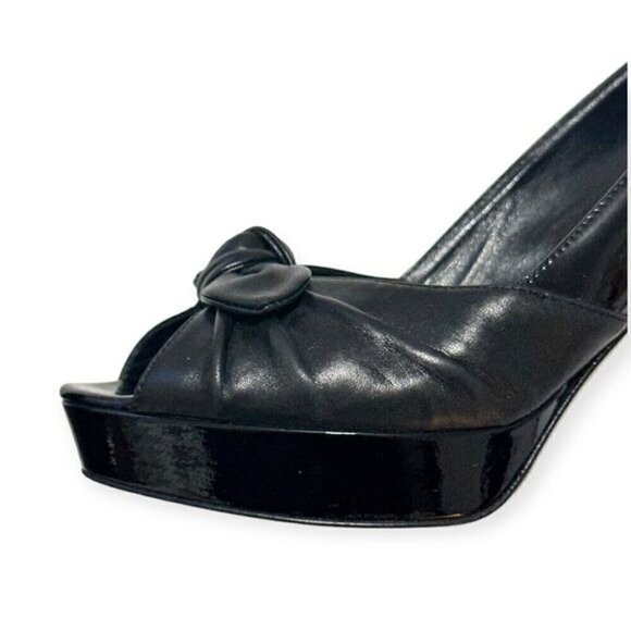 Yves Saint Laurent Palais 105 Peep Toe Pumps in Black Patent/ Leather, Size 39.5 - Picture 12 of 16